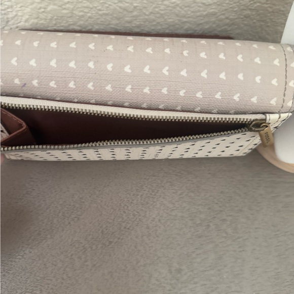 FOSSIL | Gray Heart Pattern Wallet - Picture 9 of 10